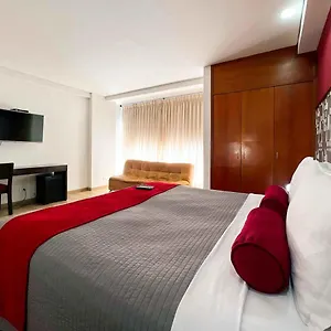 Florencia Plaza **** מדיין