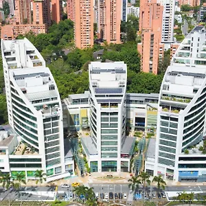 San Fernando Plaza ***** מדיין